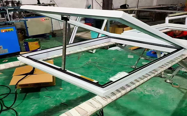 某地下车库出入口银川排烟窗配置工程