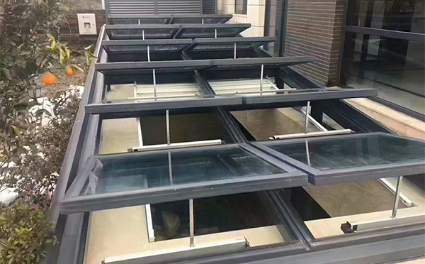 某轨道交通车辆维修车间银川排烟窗应用