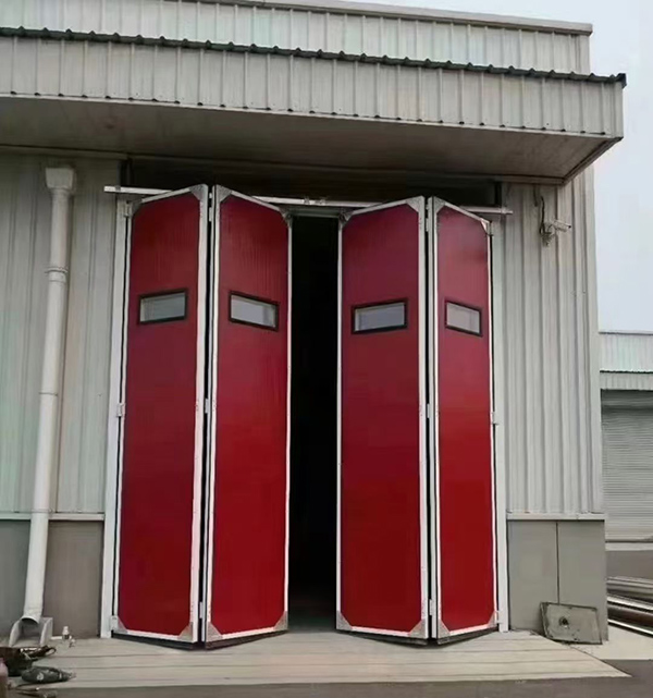 银川工业折叠门在大型装配车间出入口的应用实例 银川工业折叠门在大型装配车间出入口的应用实例