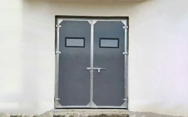 银川工业门在高温作业区域的运行表现